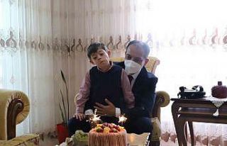 Milli Eğitim Müdüründen engelli öğrenciye doğum...