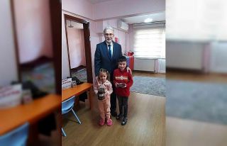 Minik öğrencilerden büyük destek