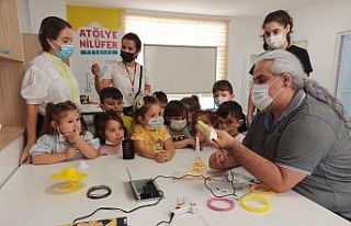 Minik parmaklar kodlama atölyesinde