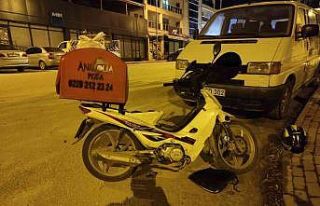 Motosiklet ile otomobil çarpıştı, 1 kişi yaralandı