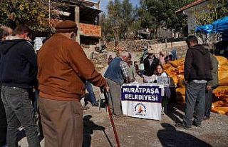 Muratpaşa’dan Gündoğmuş’a 32 ton hayvan yemi