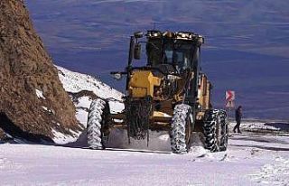 Muş’ta 10 köy ve 21 mezra yolu ulaşıma açıldı