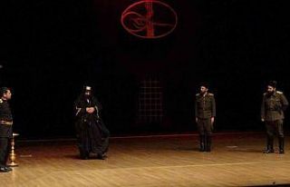 Muş’ta “Kumandan” tiyatrosu üniversite öğrencileri...