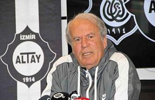 Mustafa Denizli: "Şartlar el verirse 2 Türk...