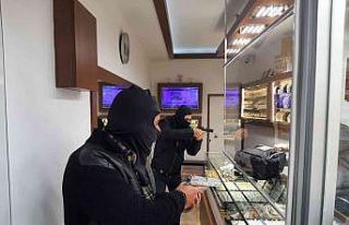 Nefes kesen kuyumcu soygunu tatbikatı