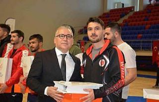 Niğde’de başarılı sporcular ödüllendirildi