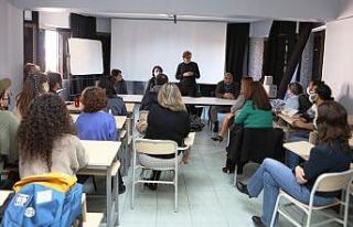 Nilüfer Kent Tiyatrosu öğrencilerle buluştu