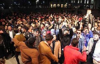 Öğrenciler finaller öncesi stres attı