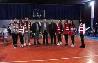 Öğrencilerden kan bağışına destek