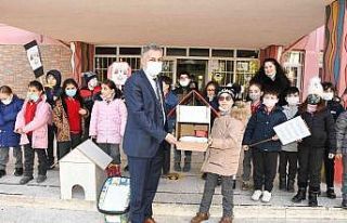 Öğrencilerden kedilere sıcak yuva