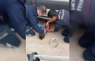 Okul servisinin altında kalan 3 yaşındaki çocuk...