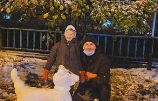 Okulların tatil edilmesini fırsat bulan çocuklar...