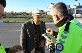 Önündeki otomobile çarpan 83 yaşındaki sürücü...