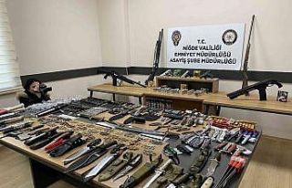 Operasyonda 747 adet silah ve kesici alet ele geçirildi