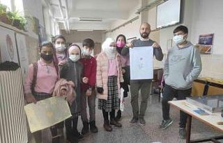 Ortaokul öğrencileri ebru sanatıyla tanıştı