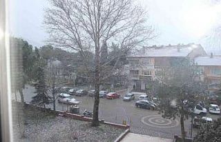 Osmaneli’ne yılın ilk karı düştü