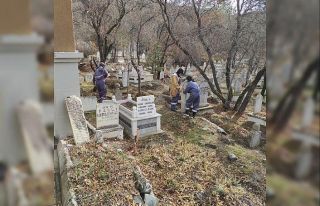 Osmanlı dönemine ait mezar taşları restore ediliyor