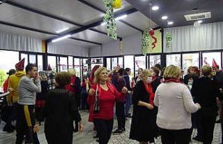 Otizmli çocuklar Nilüfer Kadın Korosu ile doyasıya...