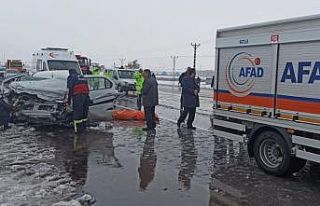 Otomobille tır çarpıştı: 1 ölü