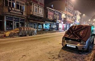 Otomobillerin donmasına karşı naylon ve battaniyeli...