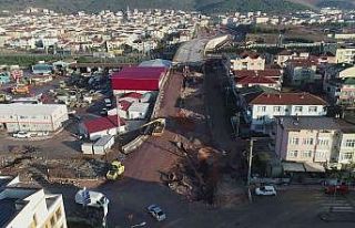 Otoyol geçiş köprüsünde çalışmalar hızla...