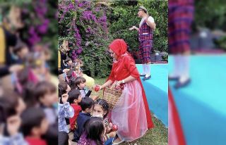 Oyuncak ve Sanat Atölyesi’nde anne ve çocuklar...