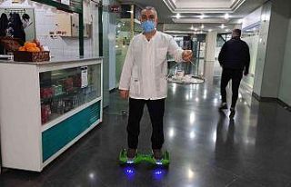 (Özel) Çayları uçarak servis ediyor