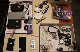 (ÖZEL) Eskişehir YHT Garı unutulan eşyalara 1...