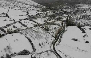 (ÖZEL) Kütahya’da yüksek kesimlerde kar yağışı...