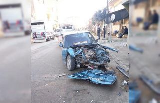 Park halindeki araca çarptı; 1 yaralı