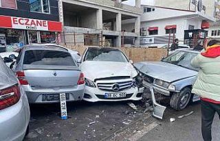 Park halindeki araçlara böyle çarptı