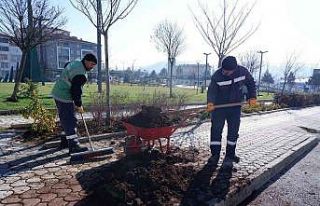 Parklarda çalışmalar sürüyor