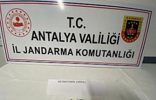 Parkta şüpheli hareketlerde bulunan şahısta uyuşturucu...