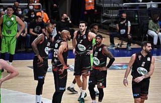 Pınar Karşıyaka’da 4 eksik, galibiyet sevincinin...