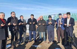 Pir Ali Baba’nın kabri başında bir anma programı...