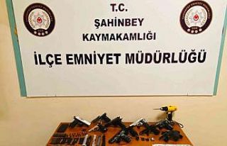 Polis uyuşturucu satıcılarına göz açtırmıyor:...