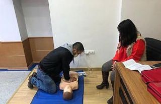Polise ilk yardım eğitimi