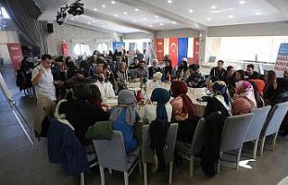 Prof. Dr. Orhon öğrencilerle bir araya geldi