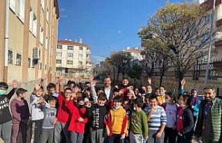 Pursaklar Belediye Başkan Ertuğrul Çetin’e öğrencilerden...