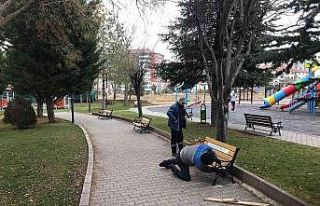 Pursaklar Belediyesi’nden parklara kış bakımı