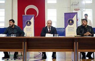 Recep Kara ve Abdullah Güngör, öğrencilerle bir...