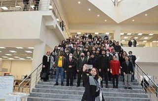 Rektör Savaş öğrencilerle buluştu
