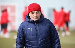 Rıza Çalımbay: “Rizespor maçını mutlaka kazanmalıyız”