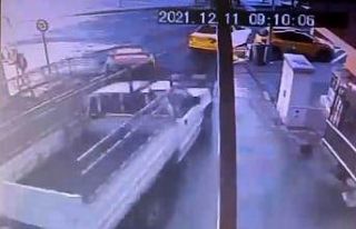 Rize’de freni boşalan kamyonet şehrin meydanına...