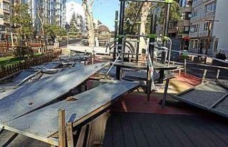 Rüzgar devirdi kaldıran olmadı