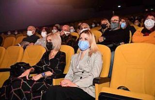 ‘Sadece Kadın’ Konyaaltı’nda sahnelendi