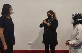 Sağlık çalışanları işaret dili öğreniyor