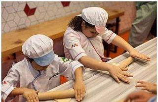 Sahan Ataşehir’de çocuklar mutfakta
