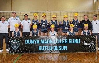 Sahaya madenci baretiyle çıktılar, galibiyet madencilere...