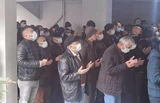 Sahte alkolden ölen adam son yolculuğuna uğurlandı